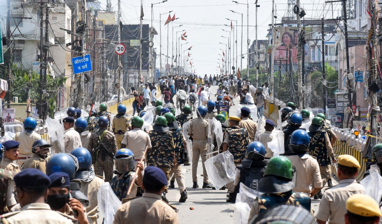 Congress, BJP spar over allegations of AK-47 use against protesting students in Bihar