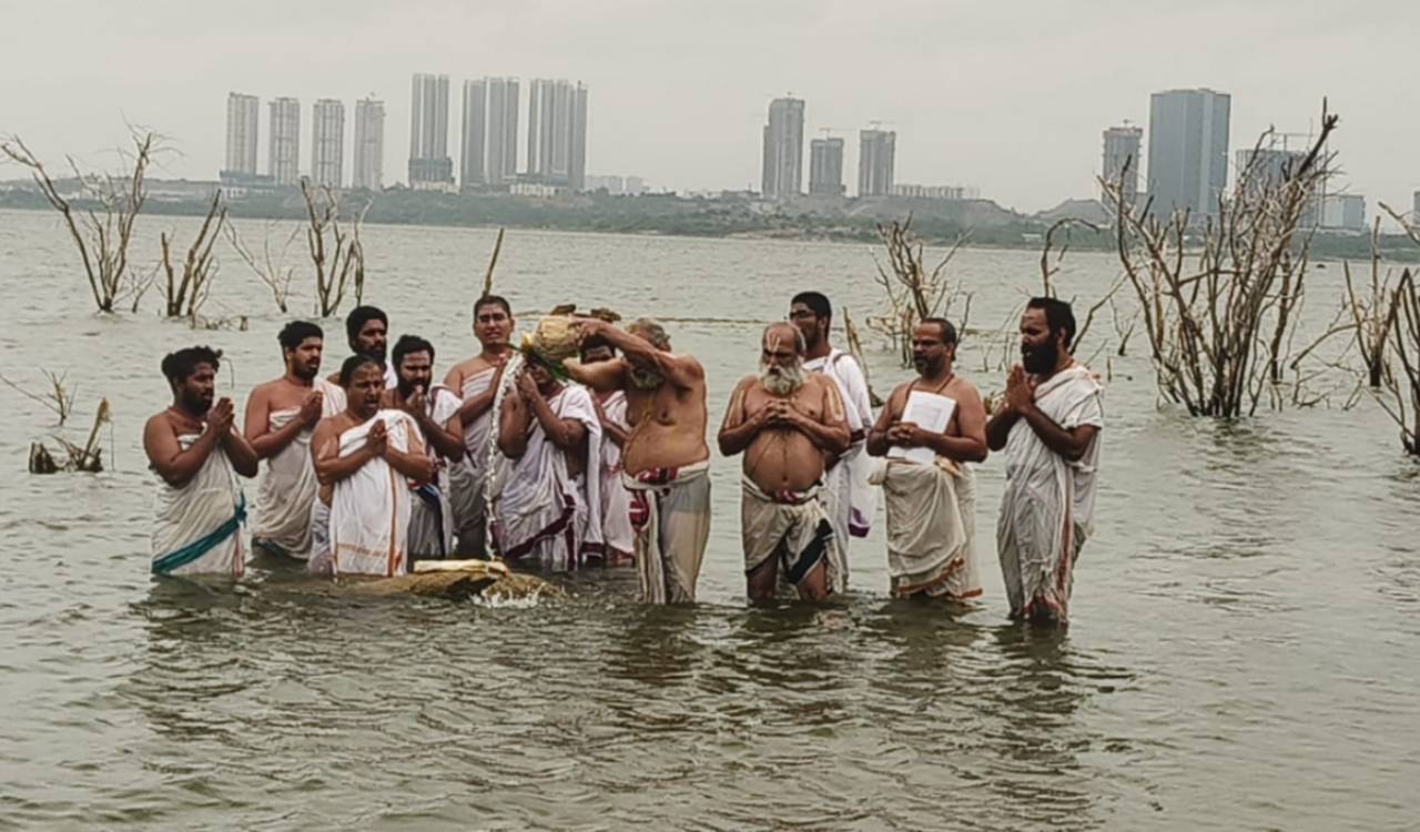 Chilkur Balaji priests perform Varuna Japam at Gandipet lake