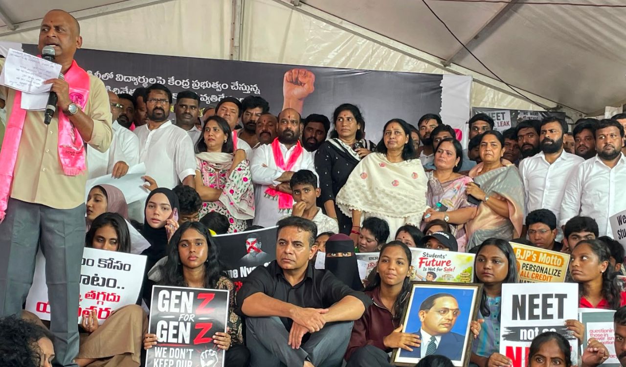 Youngsters turn up in large numbers at Indira Park protest, KTR warns Modi over youth agitations