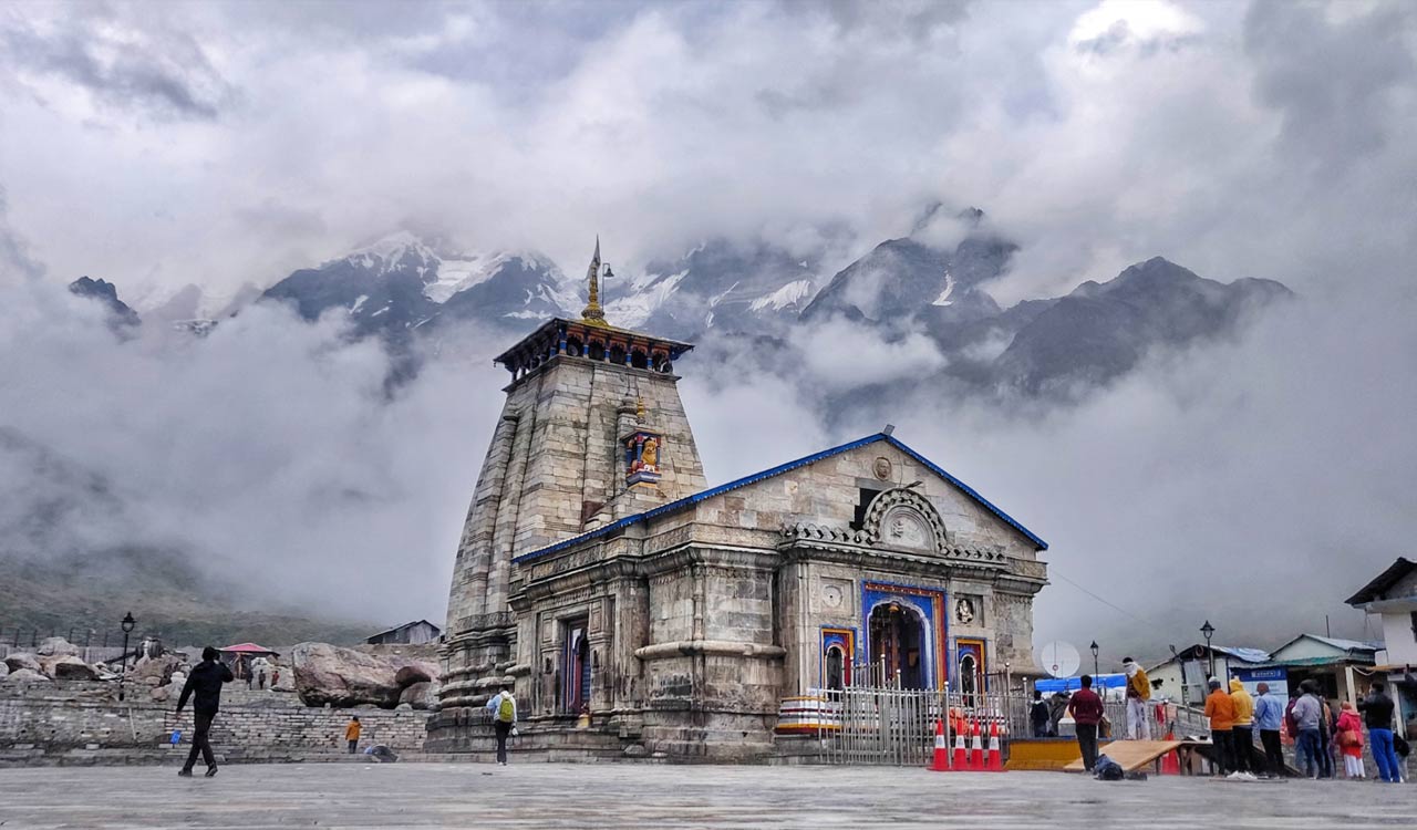 U’khand: Kedarnath yatra halted after landslide blocks trek route near Gaurikund