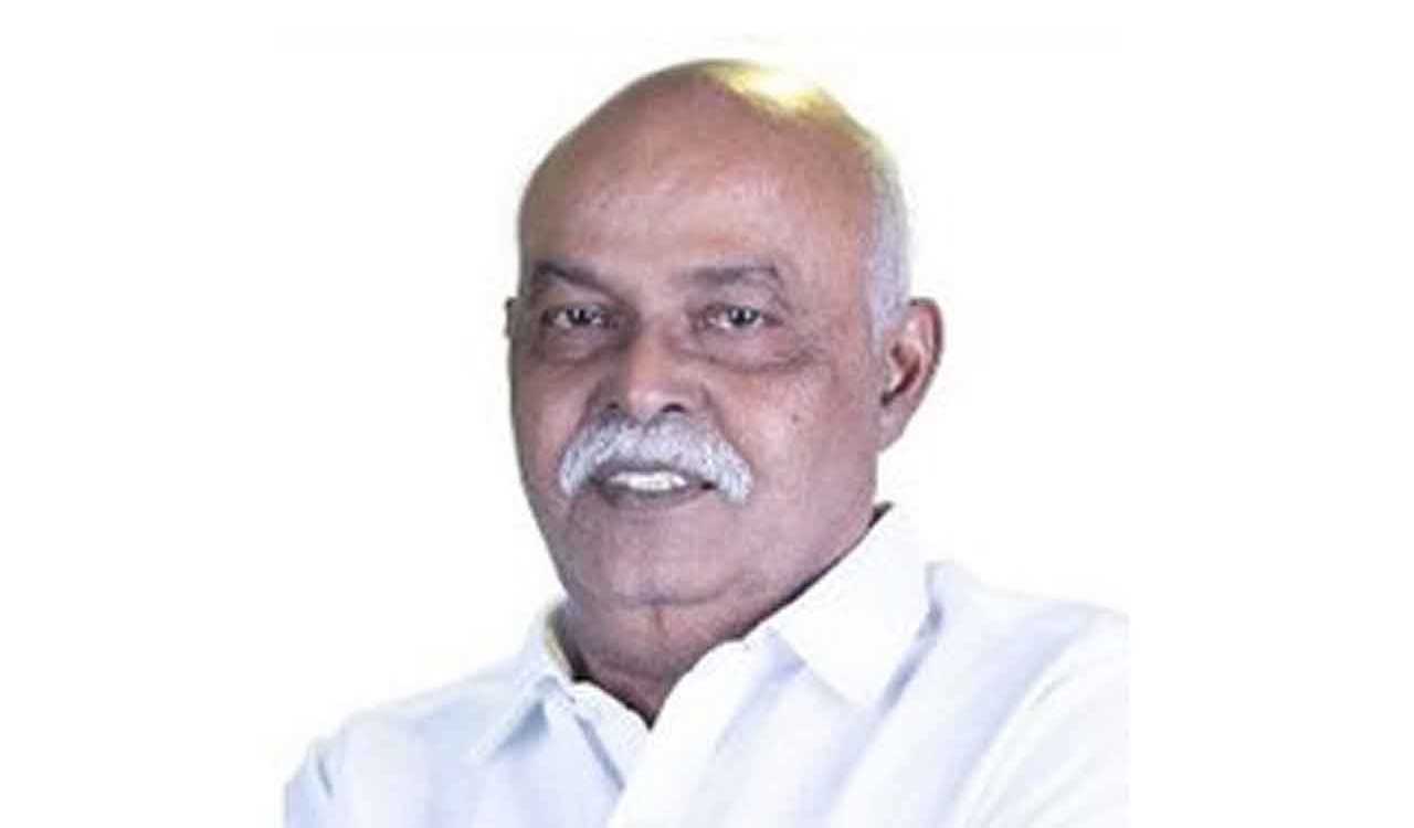Tension prevails as followers of Premsagar Rao tear flex posters of MP Vamshikrishna in Mancherial