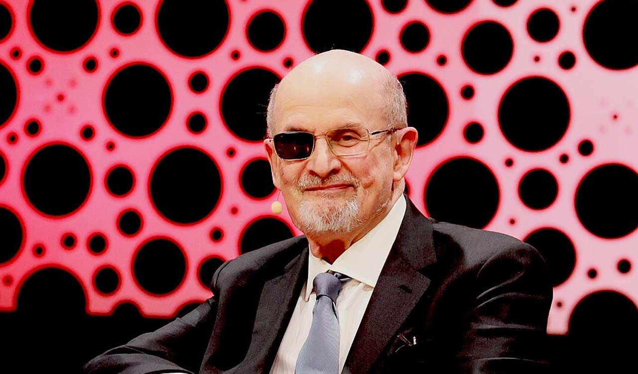 Salman Rushdie recounts brutal 2022 stabbing attack at Hadi Matar’s federal terrorism trial