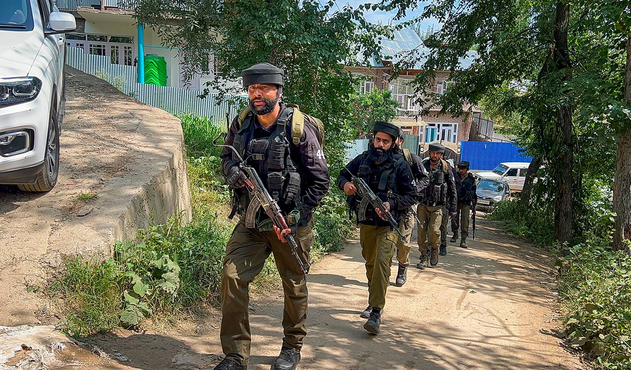‘Lashkar commander’ killed in encounter in J&K’s Shopian