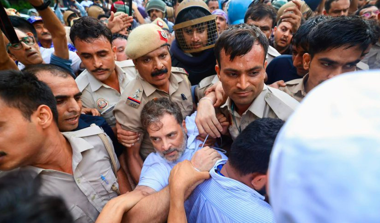 Rahul, Priyanka, Akhilesh detained during protest outside PM Modi’s residence