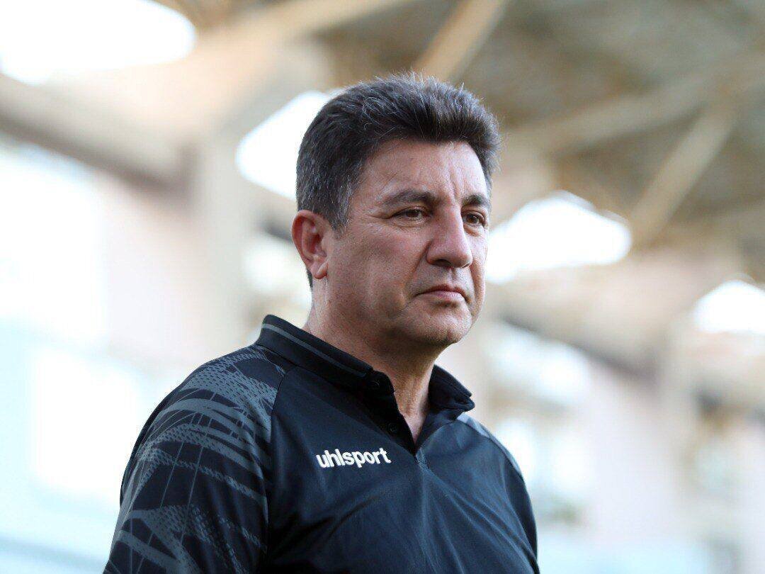 Ghalenoei remains Iran's football coach