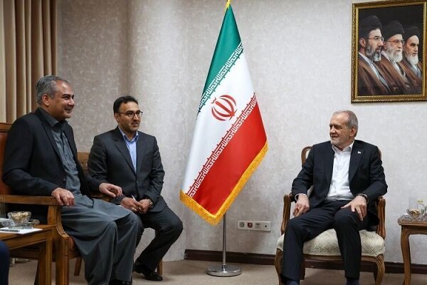 President Pezeshkian receives Pakistani delegation in Tehran