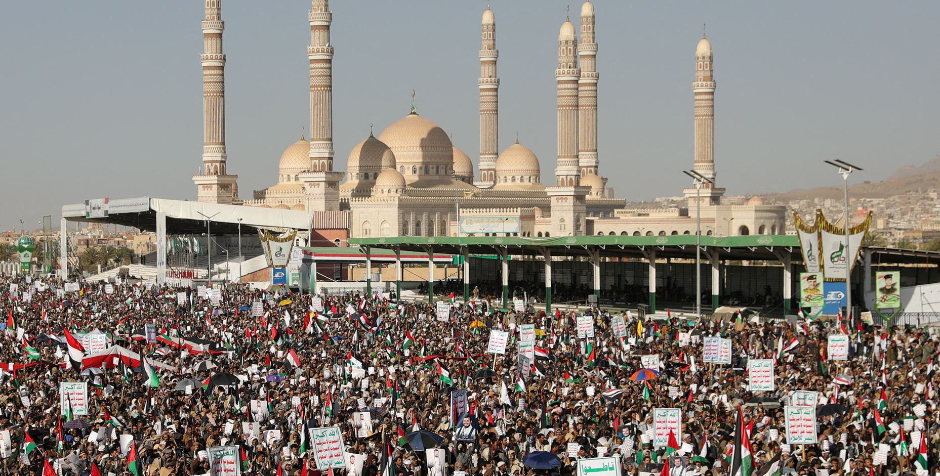 Massive rallies in Sanaa back siege-for-siege equation