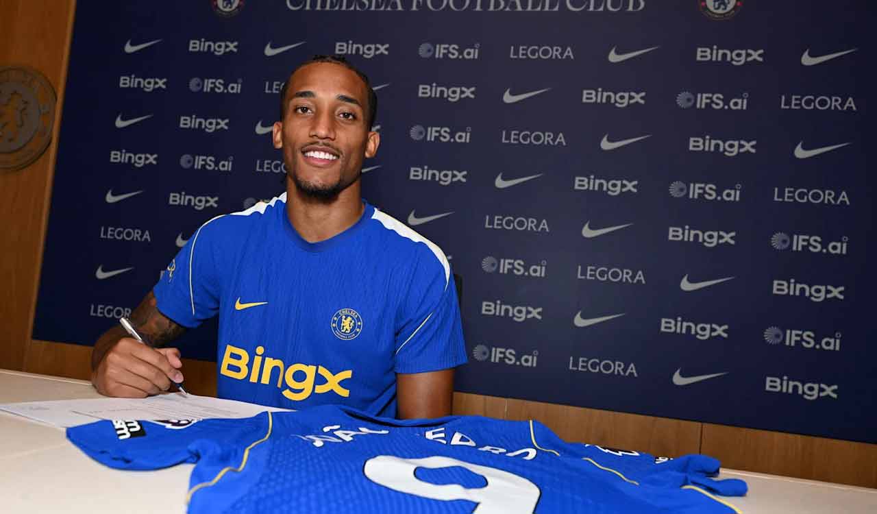 Joao Pedro signs new Chelsea contract until 2034