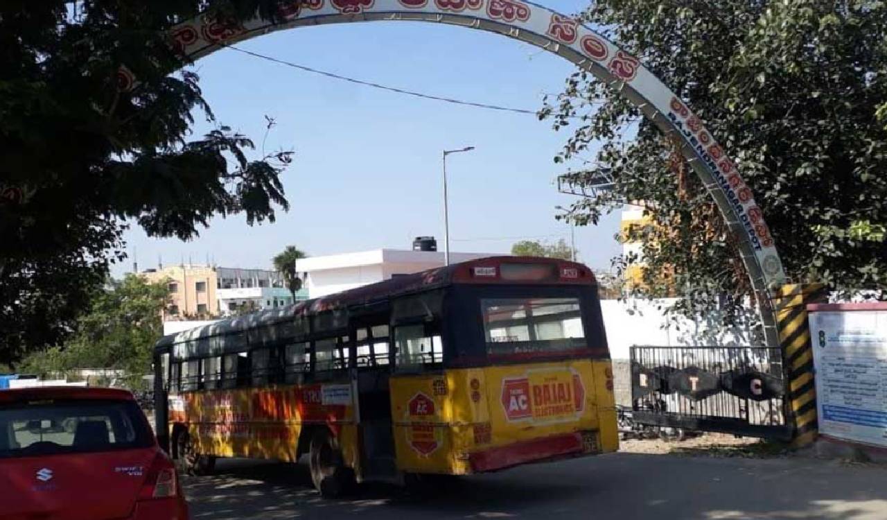 Mechanic crushed to death under RTC bus at Jeedimetla depot