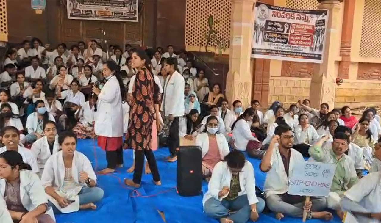 Telangana’s AYUSH PGs and House Surgeons enter 11th day of indefinite strike over stipends