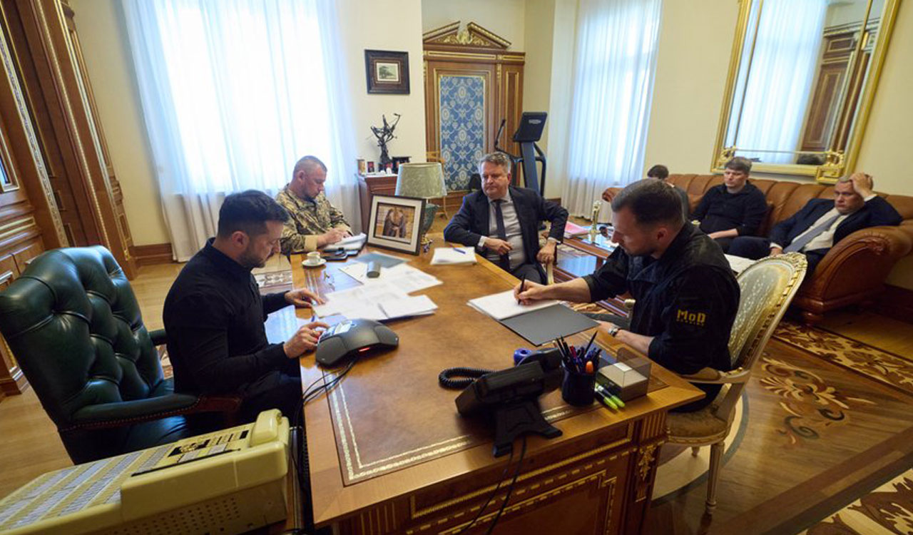 Zelensky says France to accelerate air defence deliveries to Ukraine