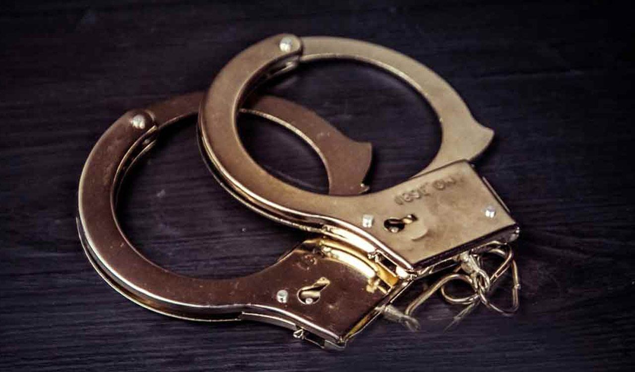 Hyderabad: Attapur Police arrest automobile thief, recover Hyundai i20 and laptop