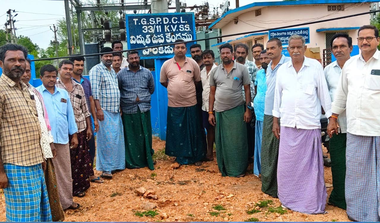 Telangana: Farmers demand uninterrupted power supply for agriculture