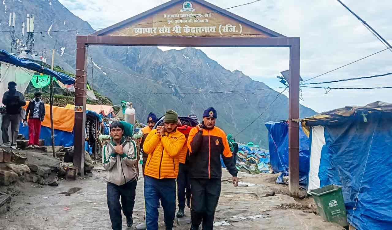 Five-year-old dies in rockfall on Kedarnath route; around 1,000 pilgrims rescued