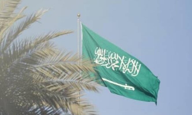 Powerful explosions rock Riyadh
