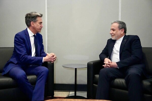 Iran FM Araghchi meets with UK counterpart in New York