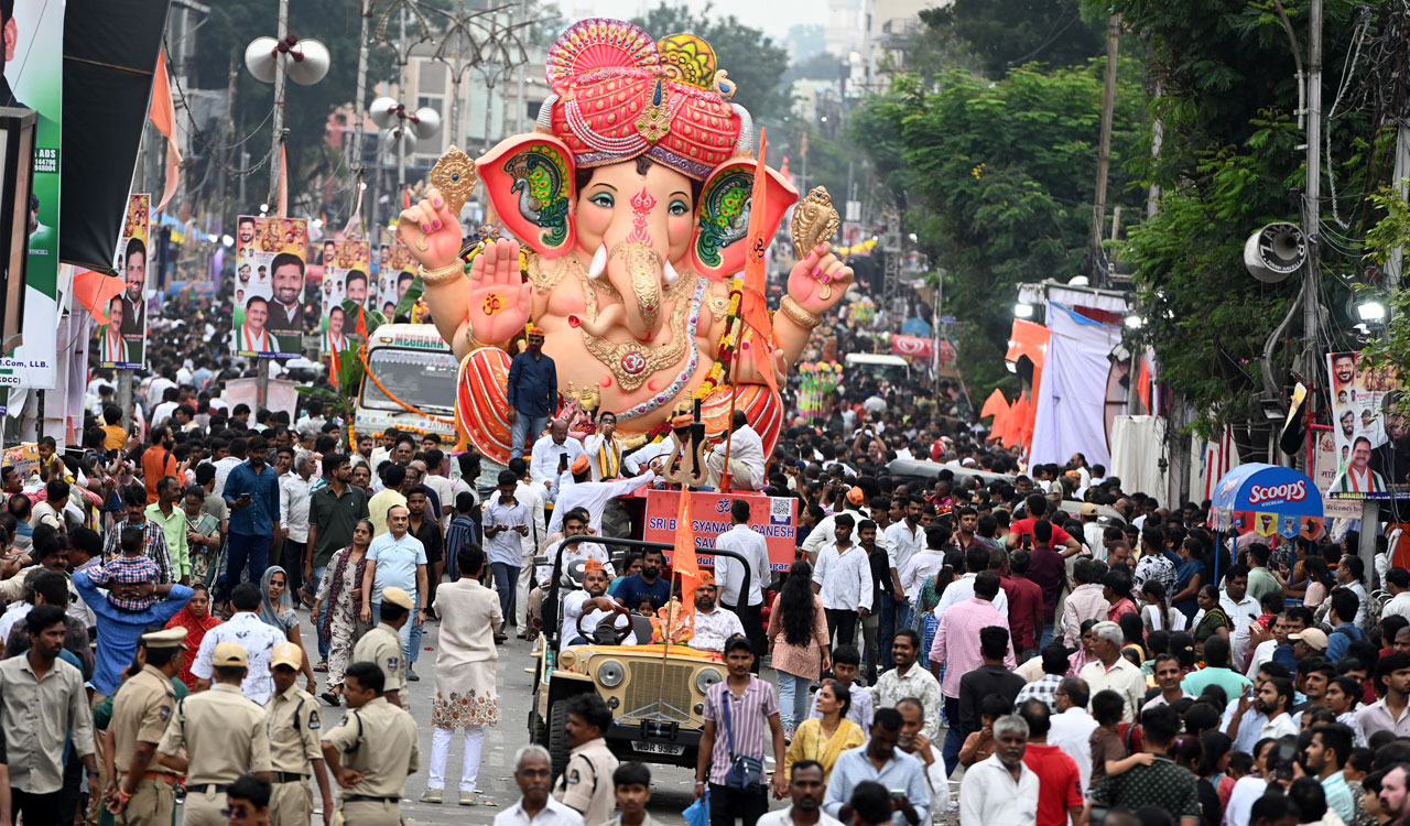 Ganesh immersions continue at Hussain Sagar amid heavy crowds on Saturday