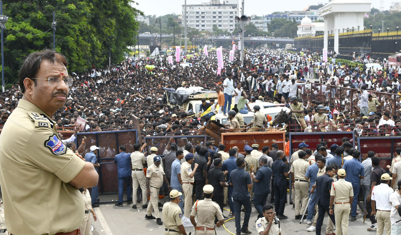 Ganesh immersion procession passes off peacefully in Hyderabad: C P Sajjanar