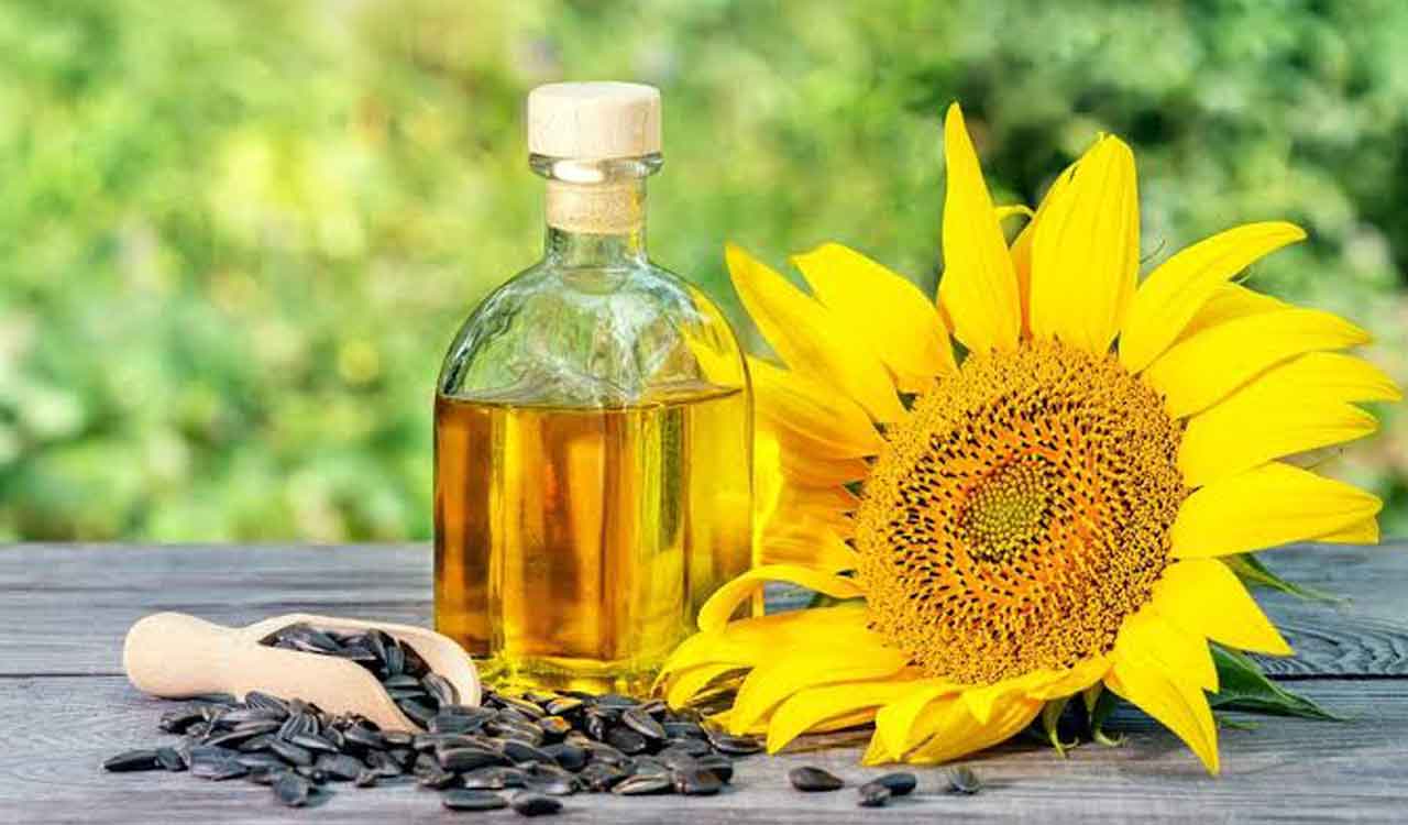 Govt cuts crude sunflower oil import duty to nil, lowers soybean and palm oil duty to 5 pc