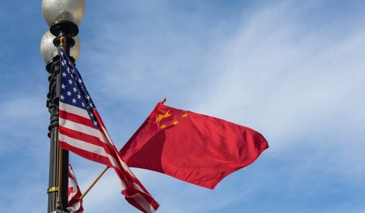 US lawmakers propose AI safety framework, hotline with China