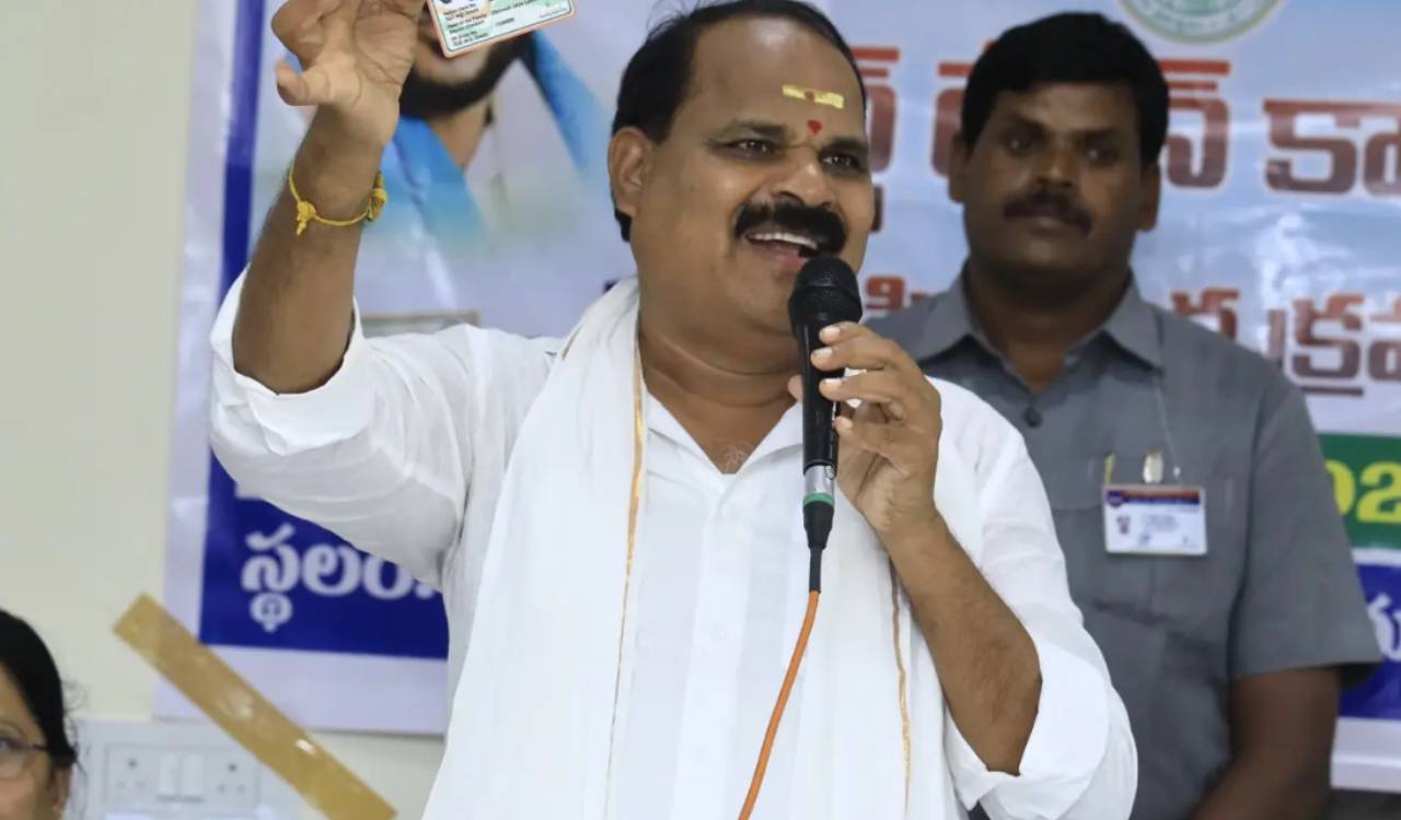 Shadnagar: BRS workers burn Congress MLA’s effigy over controversial remark