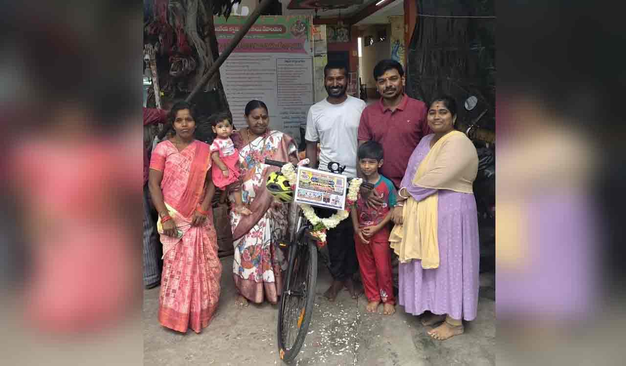 Mancherial animal lover sets out on another marathon cycling across 17 Shakti Peethams