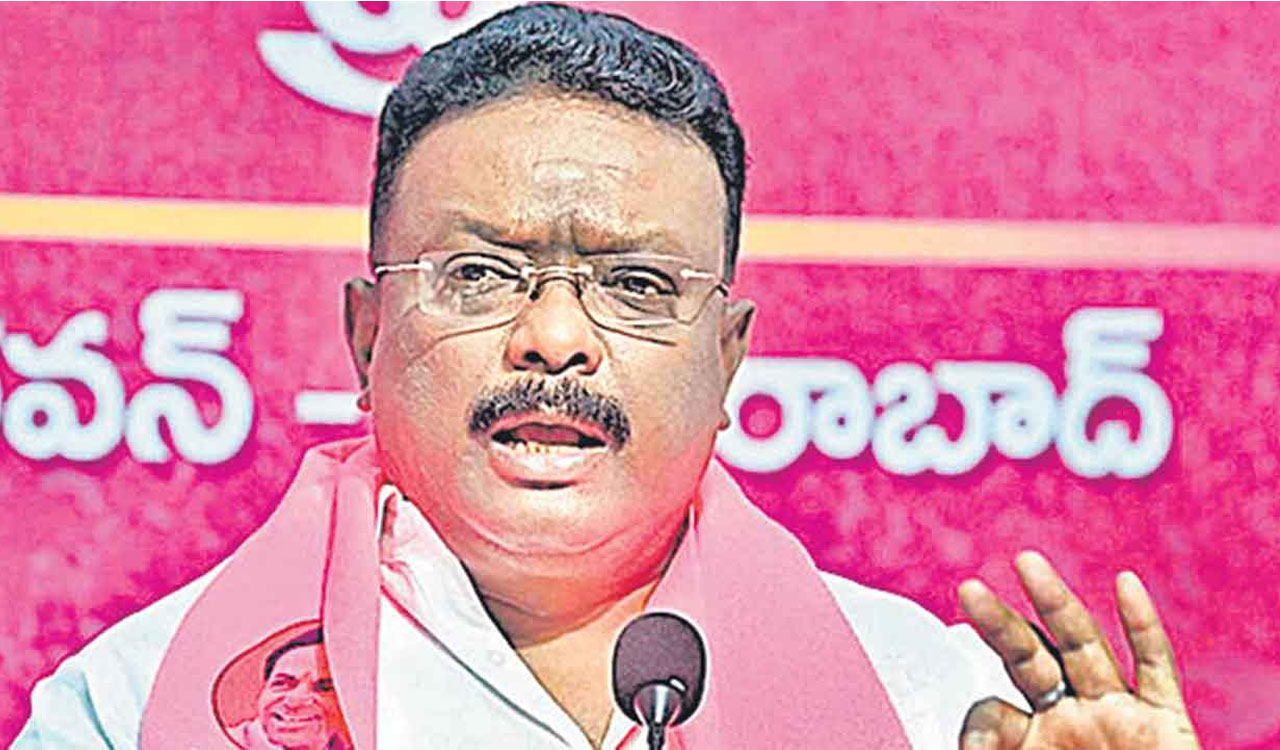 BRS MLC Dasoju Sravan demands cancellation of GO 85 over Oilfed land