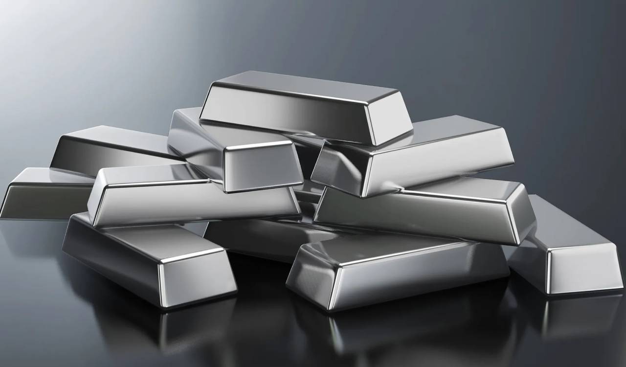 Silver price falls nearly 1pc to Rs 2.33 lakh per kg in futures trade