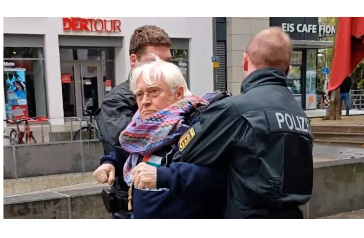 VIDEO: An elderly man injured during German police crackdown