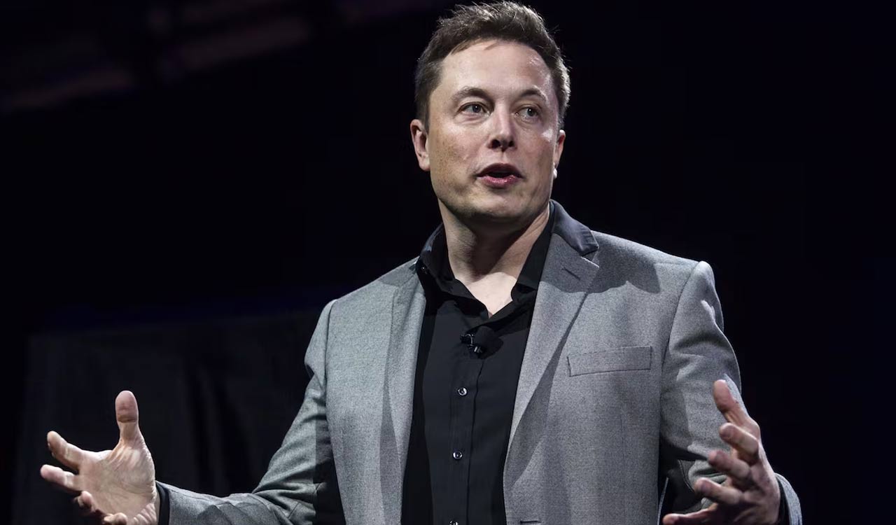 Elon Musk’s net worth slips below $1 trillion mark again