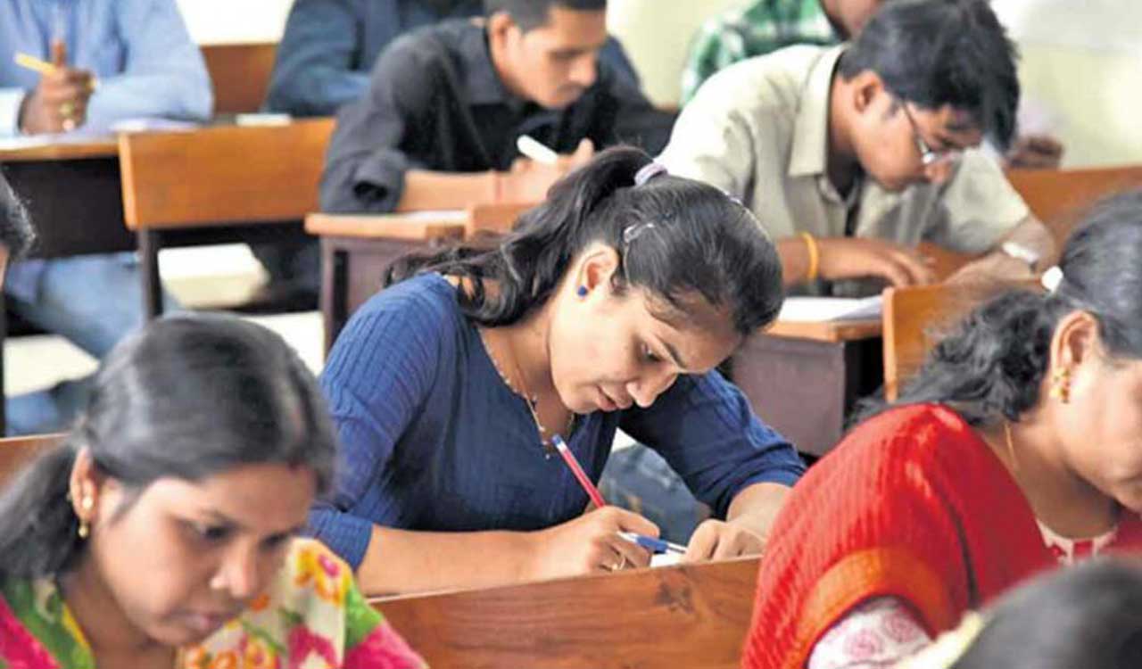 TGPSC bars candidates from wearing shoes for TGPCB recruitment exam