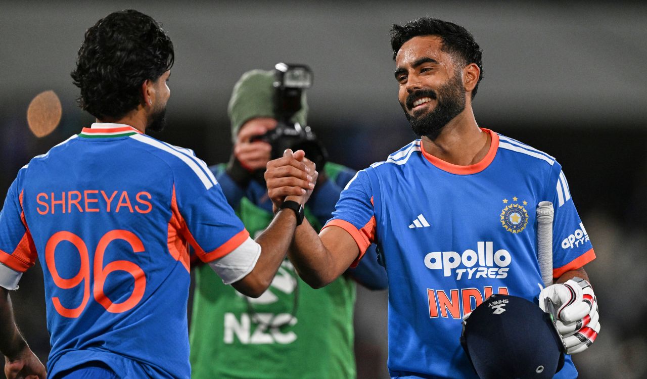India survive middle-order wobble to complete record chase in Christchurch