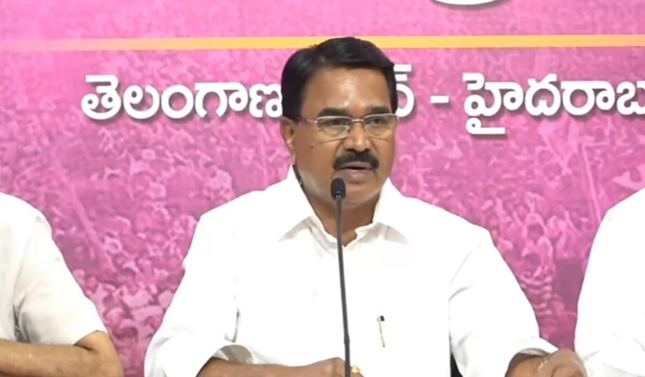 BRS blames power outages for withering paddy crops in Palamuru