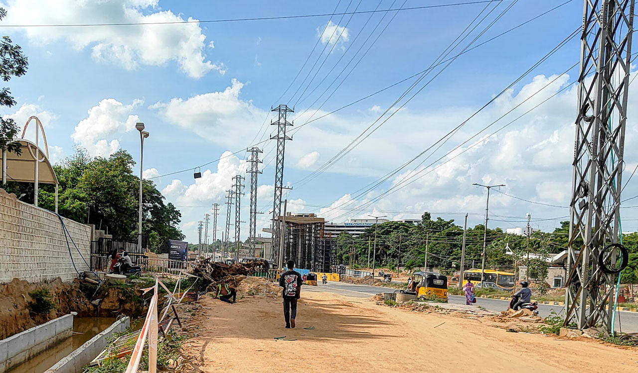 Gachibowli flyover works choke key IT corridor roads