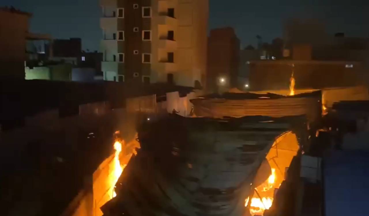 Hyderabad: Massive fire engulfs Tappachabutra godown, furniture reduced to ashes
